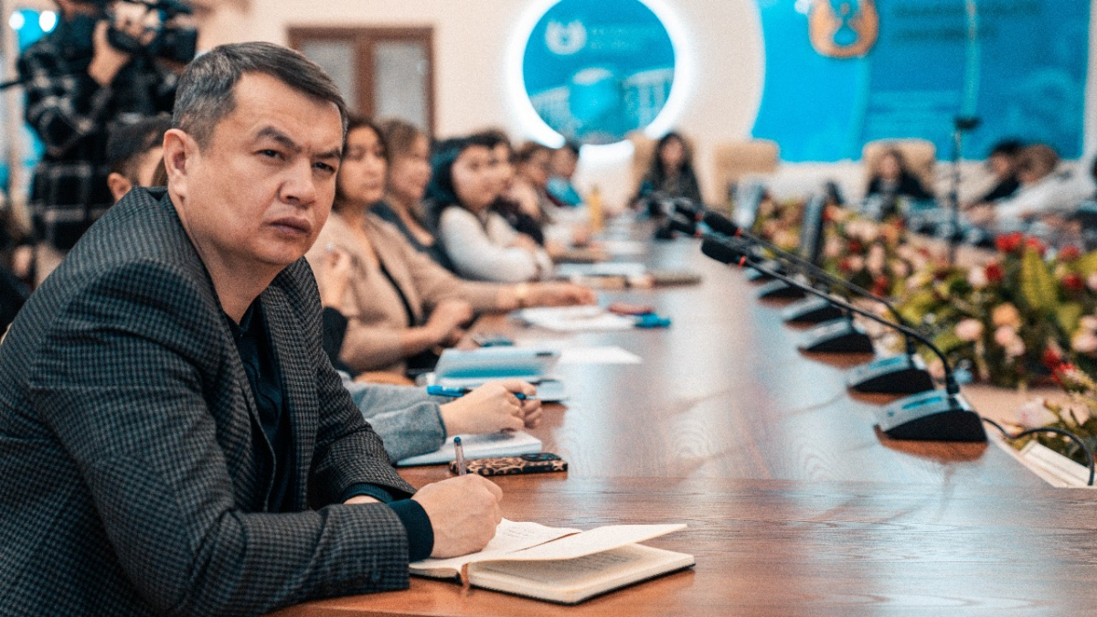 В ВКО обсудили стандарты использования госсимволов