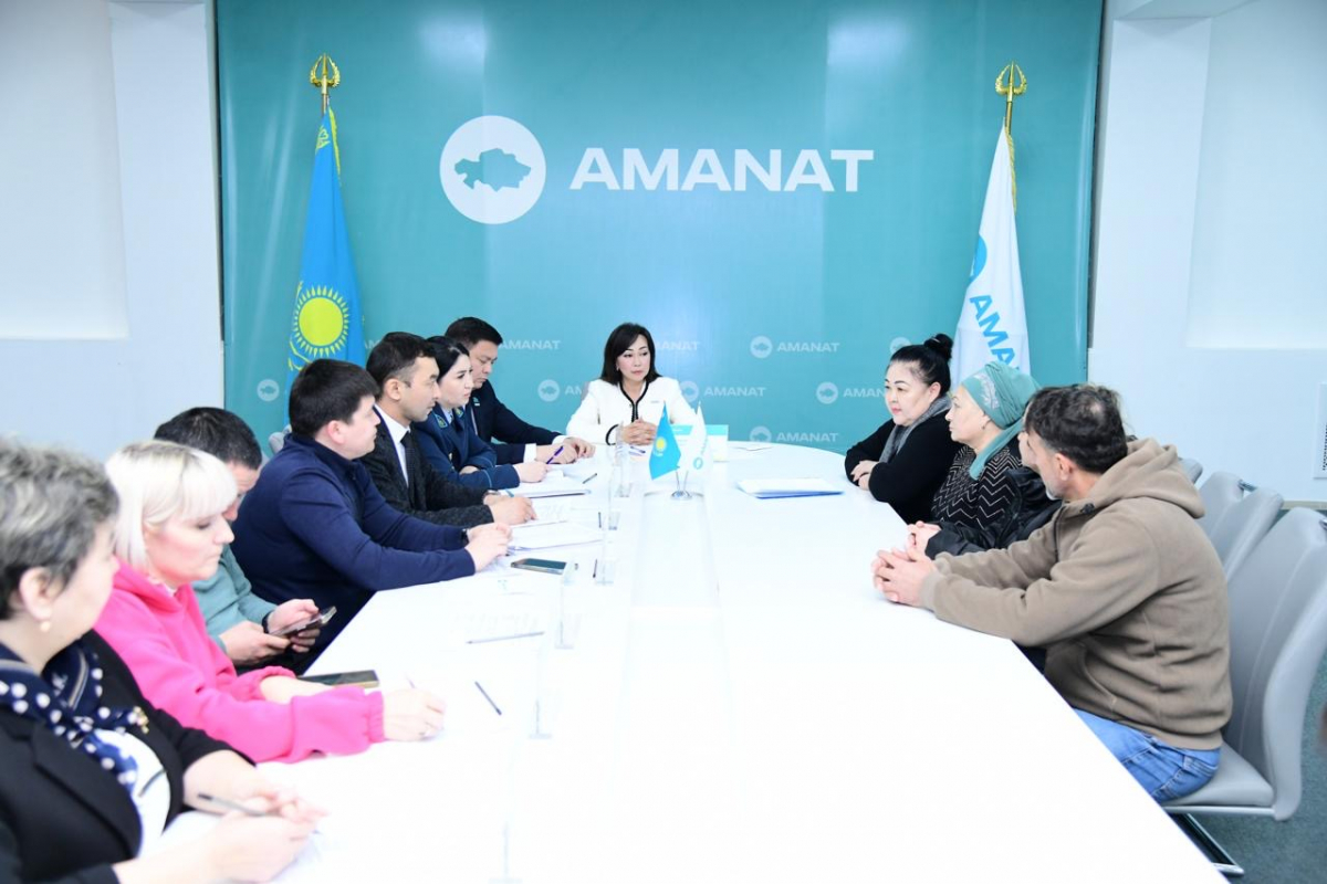 «AMANAT» ПАРТИЯСЫ: ӘЙЕЛДЕР ҚАНАТЫ ҚЫЗ-КЕЛІНШЕКТЕРГЕ КӨМЕК ҚОЛЫН СОЗДЫ
