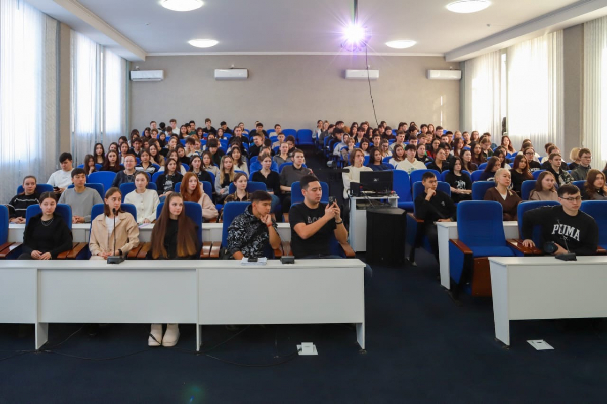 В Усть-Каменогорске состоялась встреча студентов в рамках программы «Таза Қазақстан»