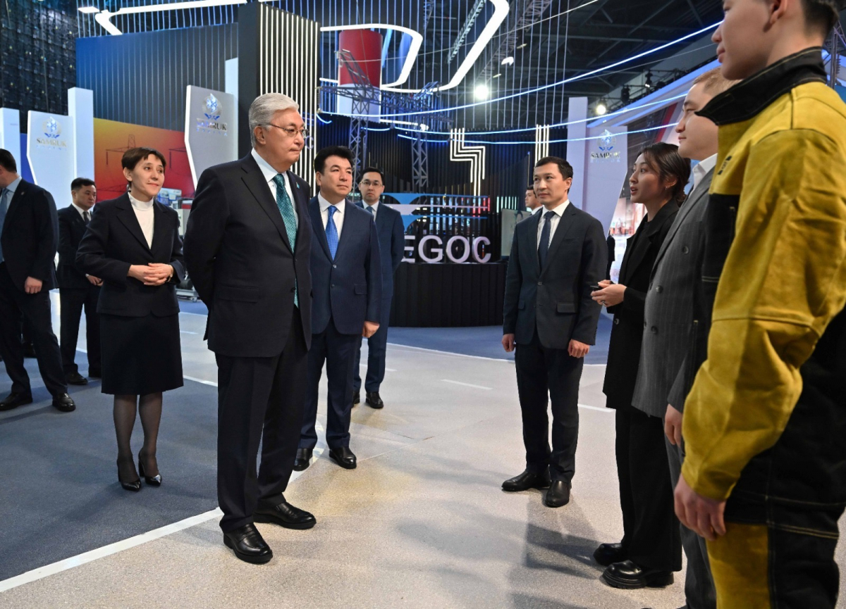 Президент посетил фестиваль «Город рабочих профессий»