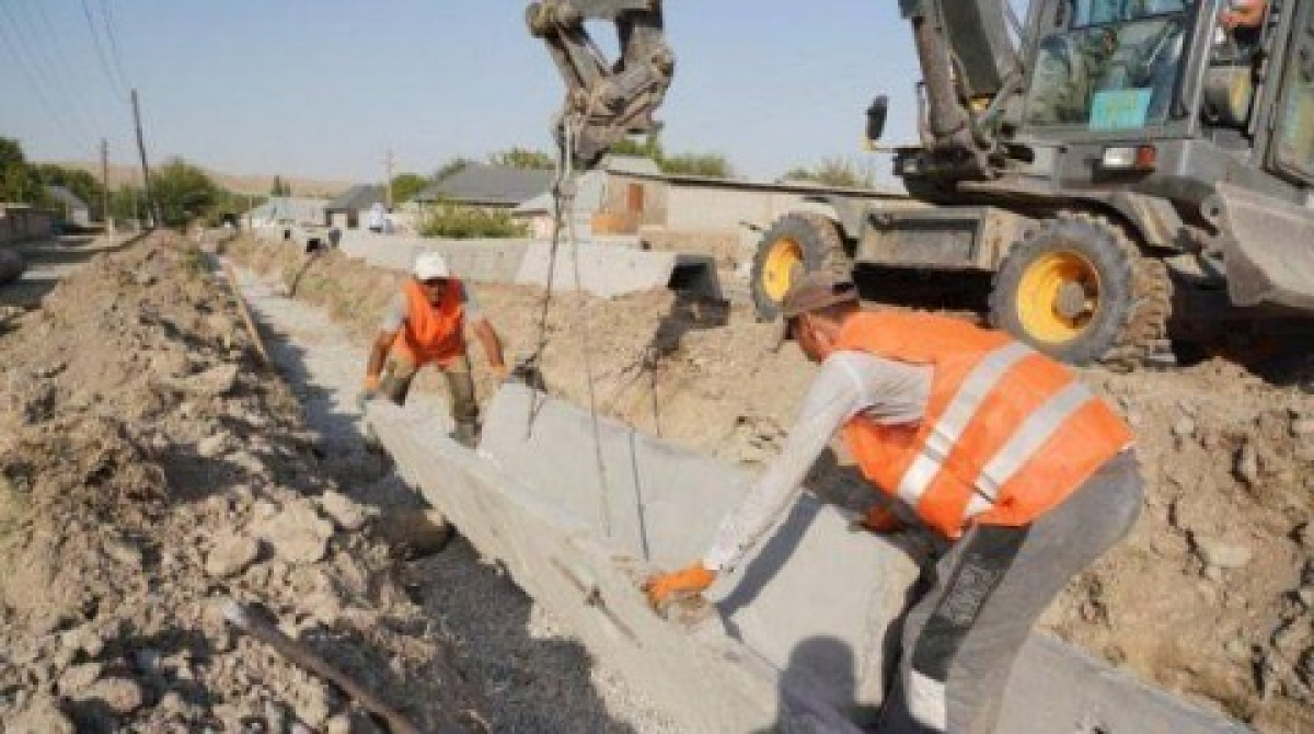 ҚАРАТАУДА 14 ОРЫНҒА ИРРИГАЦИЯЛЫҚ АРЫҚ САЛЫНАДЫ