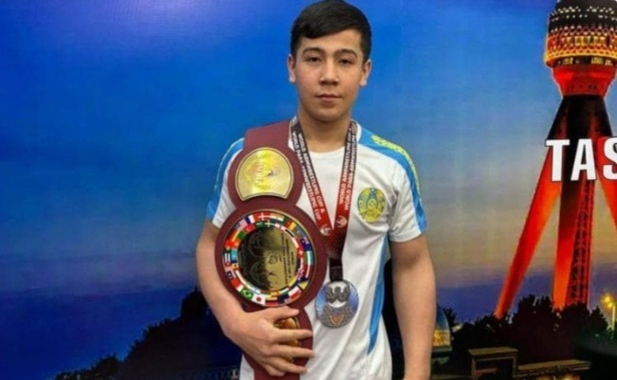 ШЫМКЕНТТІК СТУДЕНТ АРМРЕСТЛИНГТЕН «ӘЛЕМ КУБОГІН» ЖЕҢІП АЛДЫ