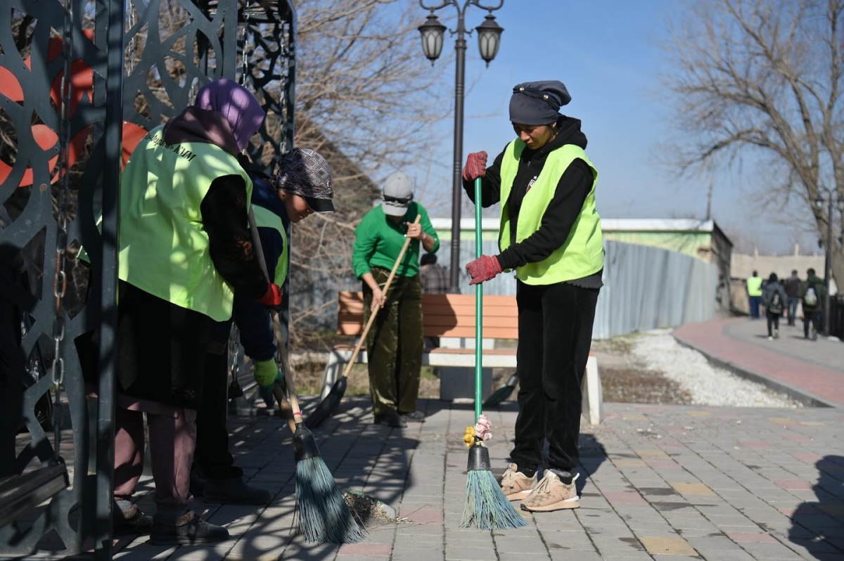 Әл-Фараби ауданы “Таза Қазақстан” бағдарламасы аясында сенбілік өткізді