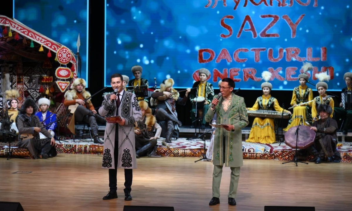 ҚАЗАҚТЫҢ ХАЛЫҚ БИІ МЕН ДӘСТҮРЛІ ӘНІ ШЫМКЕНТ САХНАСЫНДА ТОҒЫСТЫ