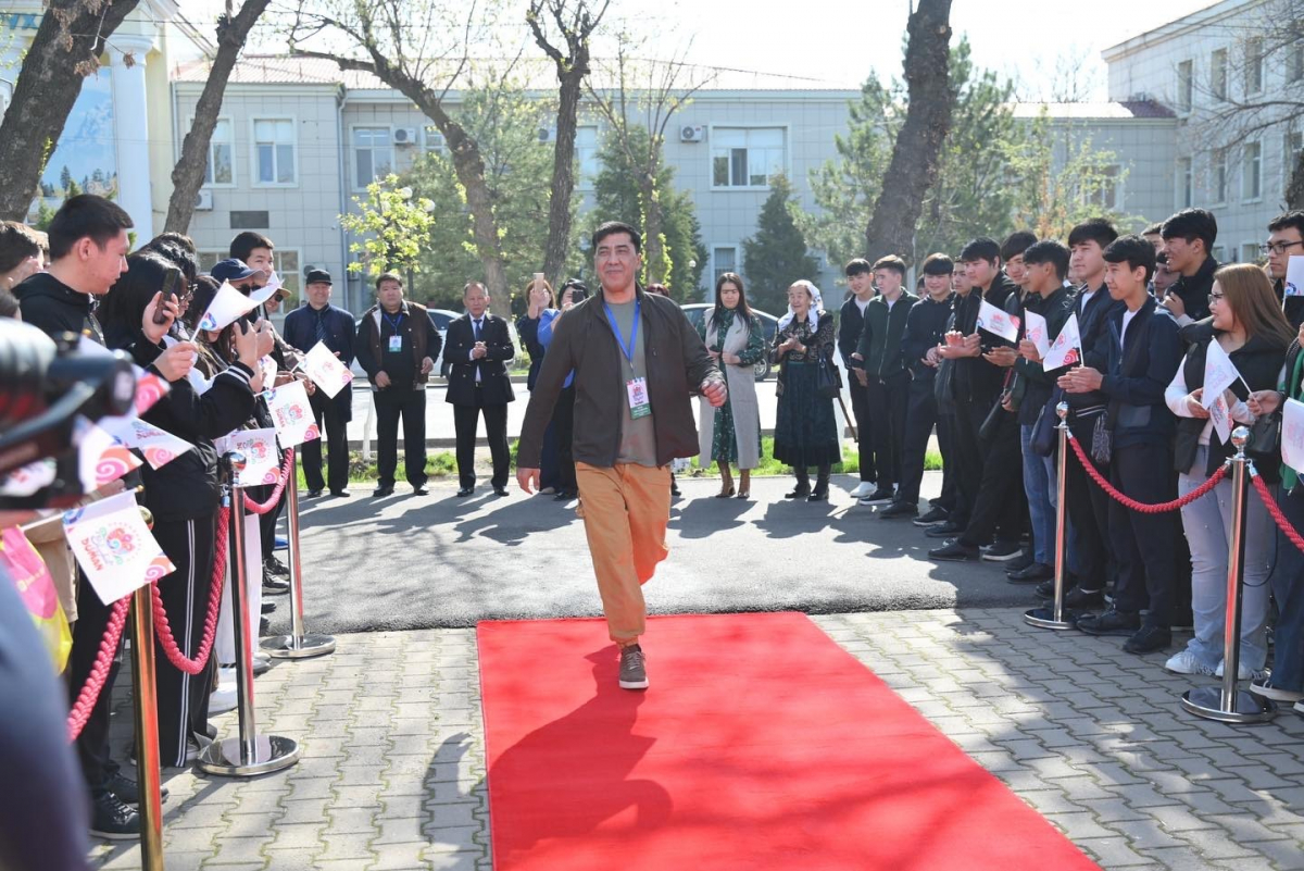 ЮМОР МЕН САТИРА: ШЫНДЫҚТЫ АЙТУДАҒЫ ӨНЕР