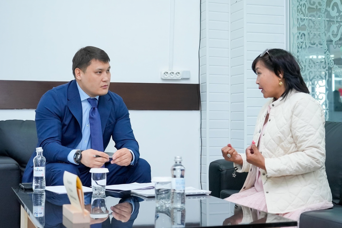 ШЫМКЕНТ ҚАЛАСЫ ӘКІМДІГІНДЕ АШЫҚ ДИАЛОГ: РУСЛАН БЕРДЕНОВ АЗАМАТТАРДЫ ҚАБЫЛДАДЫ