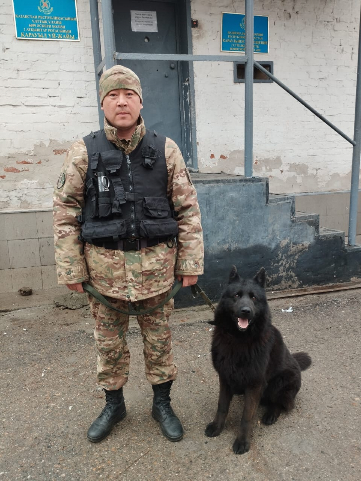 Өскеменде  жоғары оқу орнының  студенті  түрмеге  бірнеше смартфон лақтырмақ болды