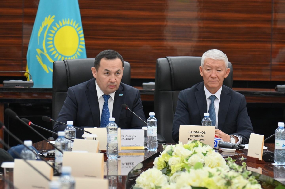 ҚОҒАМДЫҚ КЕҢЕСТІҢ ЖАҢА ҚҰРАМЫ АЛҒАШҚЫ ОТЫРЫСЫН ӨТКІЗДІ