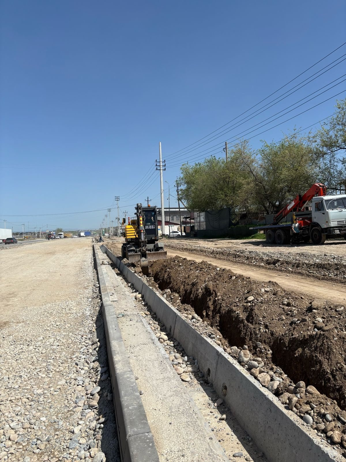 ШЫМКЕНТТЕ А-2 АВТОЖОЛЫНЫҢ БІР БӨЛІГІНДЕ ЖОЛ ҚҰРЫЛЫСЫ БАСТАЛДЫ