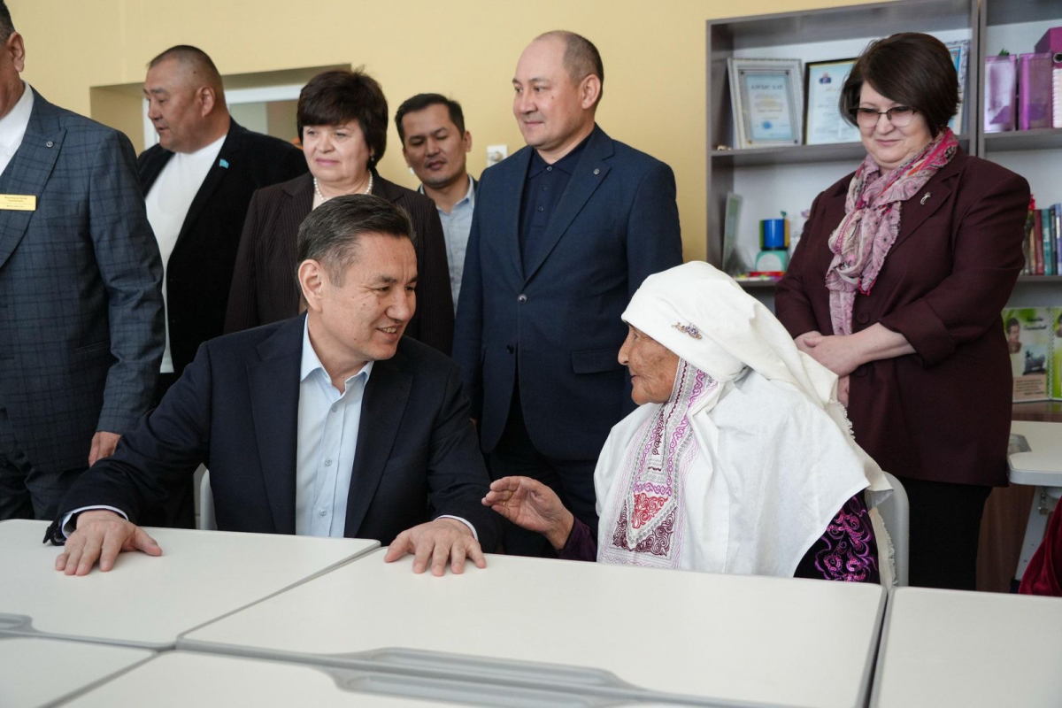 Нұрымбет Сақтағанов жаңа мектептің ашылу салтанатына қатысты