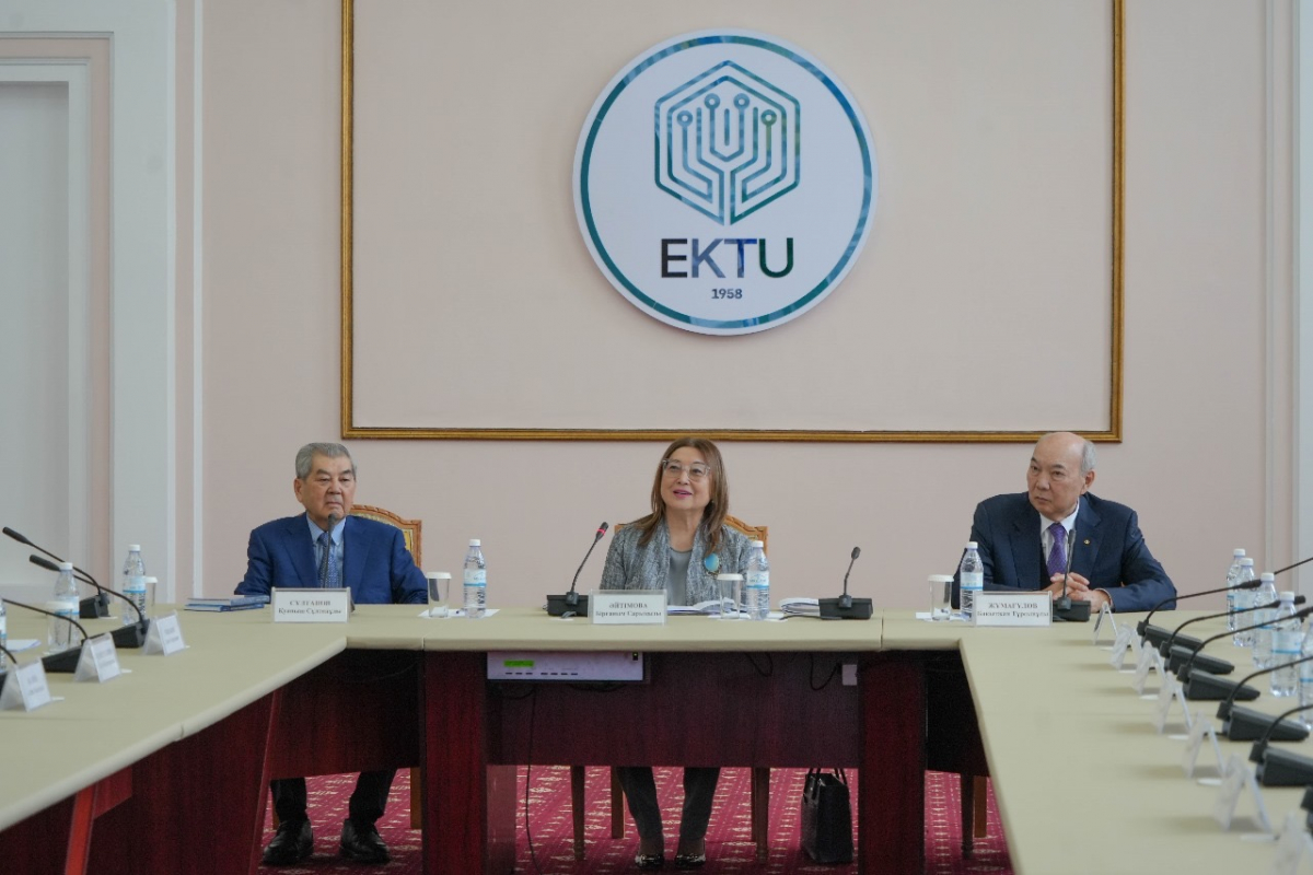 Сенаторы посетили ВКО в рамках Года рабочих профессий