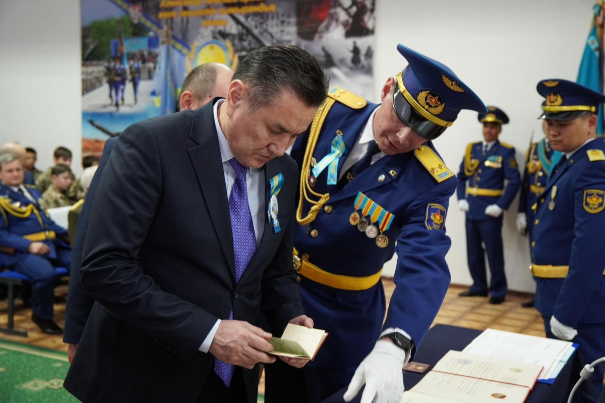 Серебрянск қаласында тыл ардагері Юрий Новолоцкий марапатталды