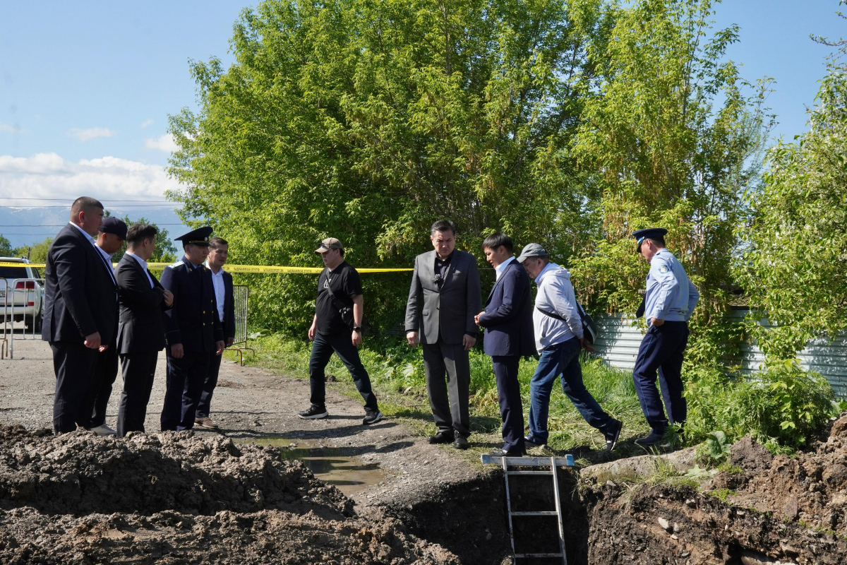 Аким Восточно-Казахстанской области: семьям погибших рабочих в Улкен Нарыне будет оказана всесторонняя помощь и поддержка