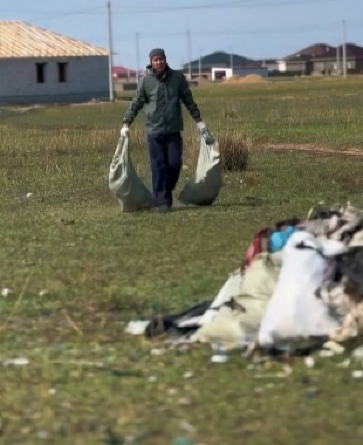 ЖАҢААРҚА АУДАНЫНДА “МӨЛДІР БҰЛАҚ” ЭКОЛОГИЯЛЫҚ АКЦИЯСЫ ӨТТІ: 300 ТЕКШЕ МЕТР ҚОҚЫС ШЫҒАРЫЛДЫ