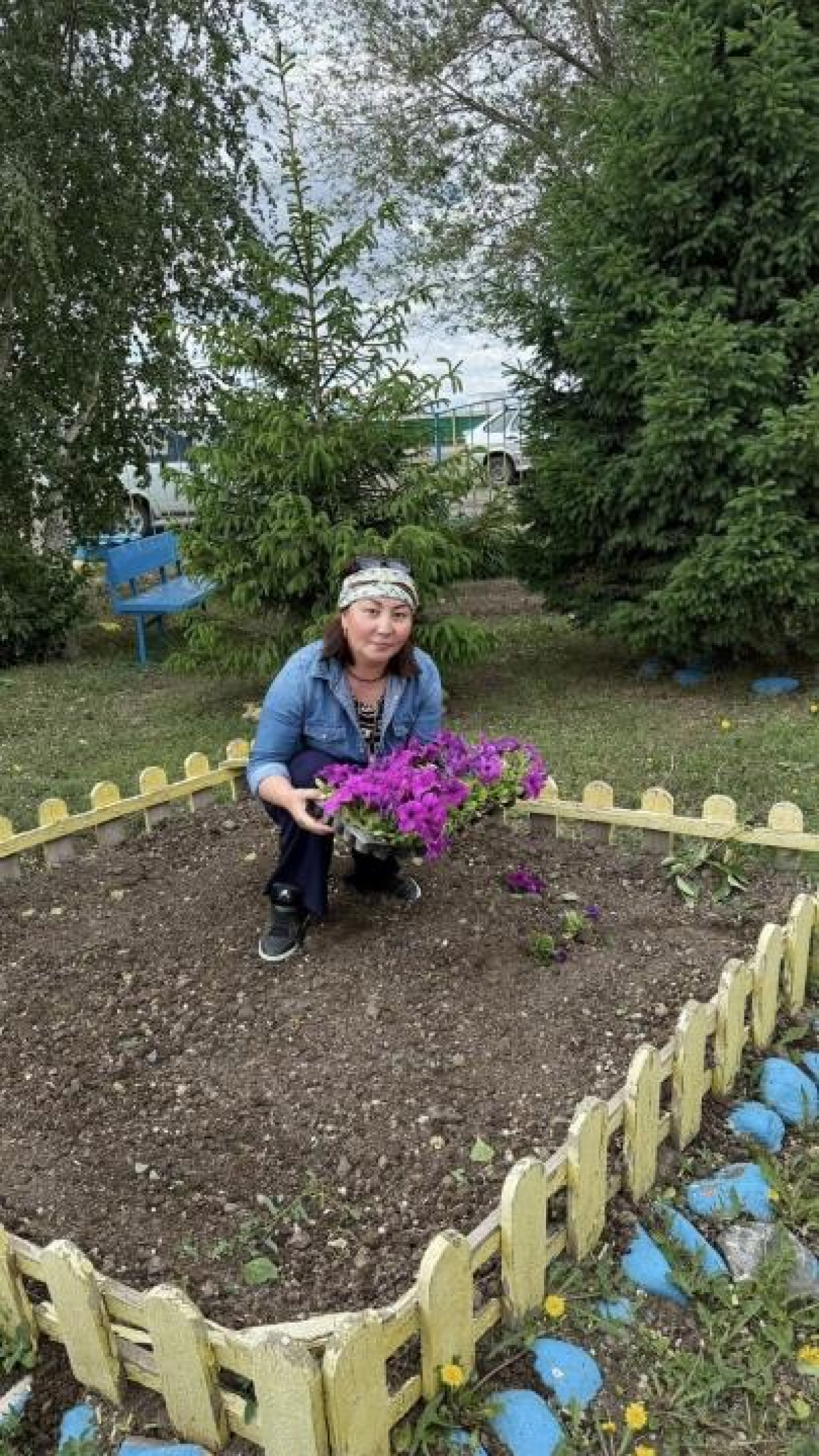 Экологическая акция «Береги природу – посади цветок!» прошла в Кабанбайском сельском округе