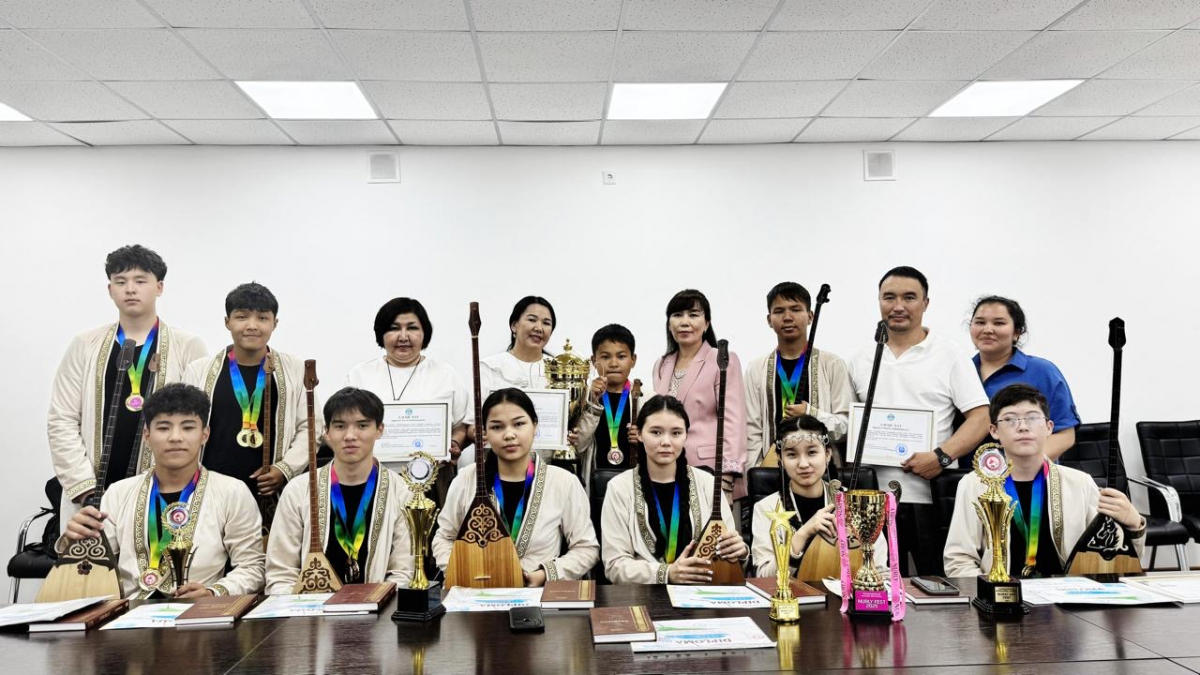 Домбыра дауысы – дүние жүзінде: Ұлытау ансамблі халықаралық байқауда оза шапты