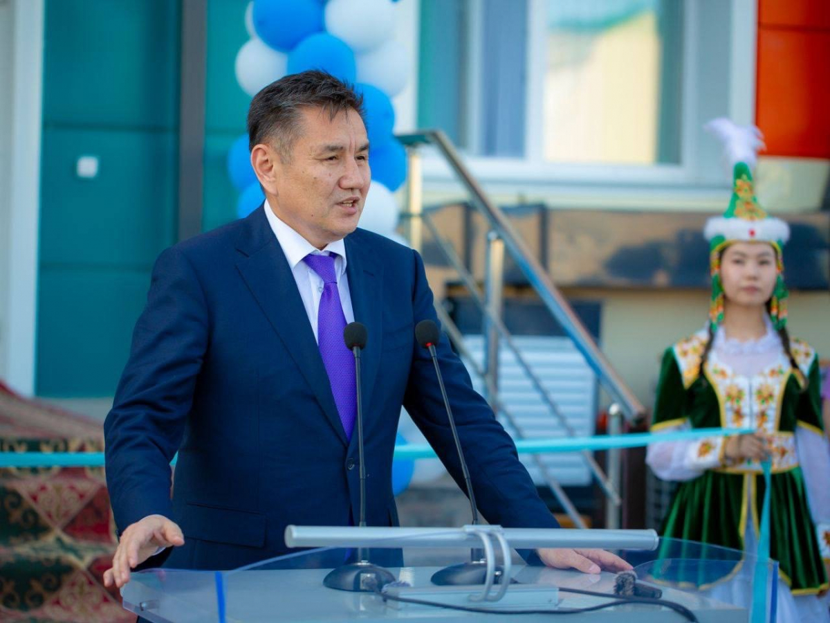 В поселке Касыма Кайсенова ВКО досрочно открыли современную поликлинику