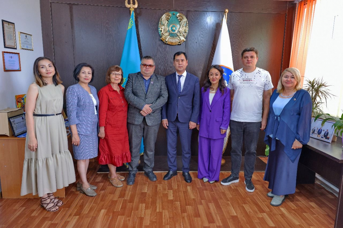 БІР ШАҢЫРАҚ АСТЫНДАҒЫ МЕДИА