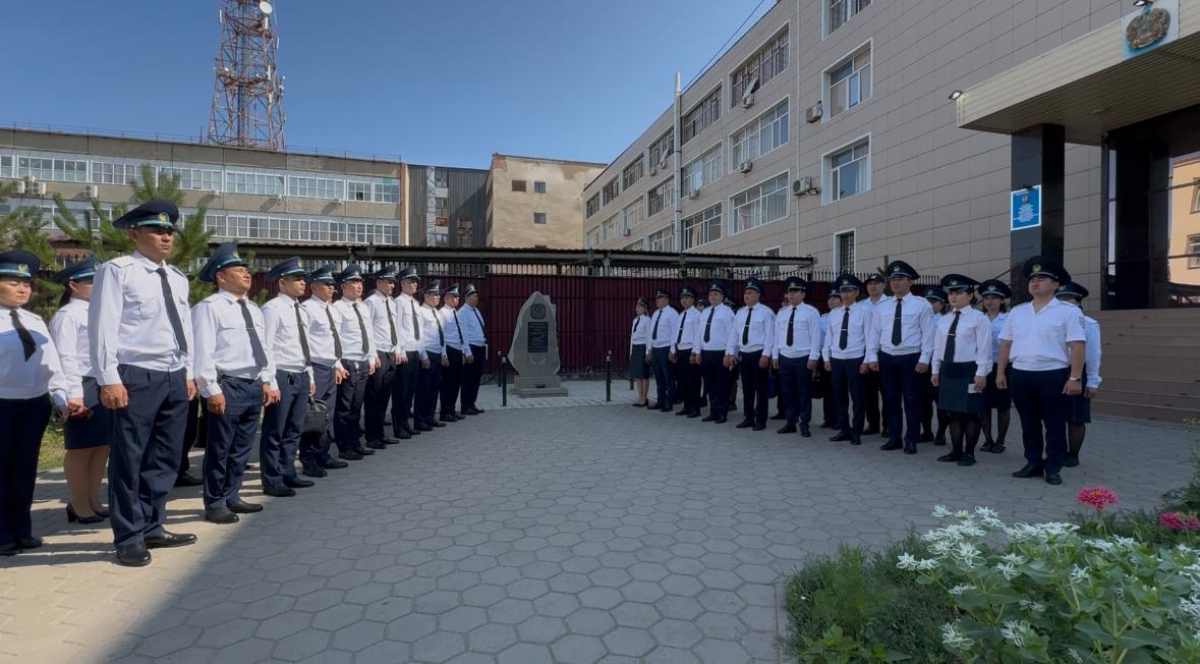 Память героев: в Жезказгане почтили погибших полицейских