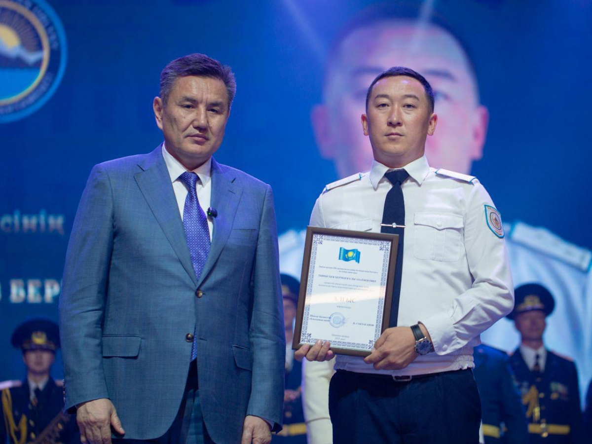 В Восточном Казахстане отметили работу лучших сотрудников полиции