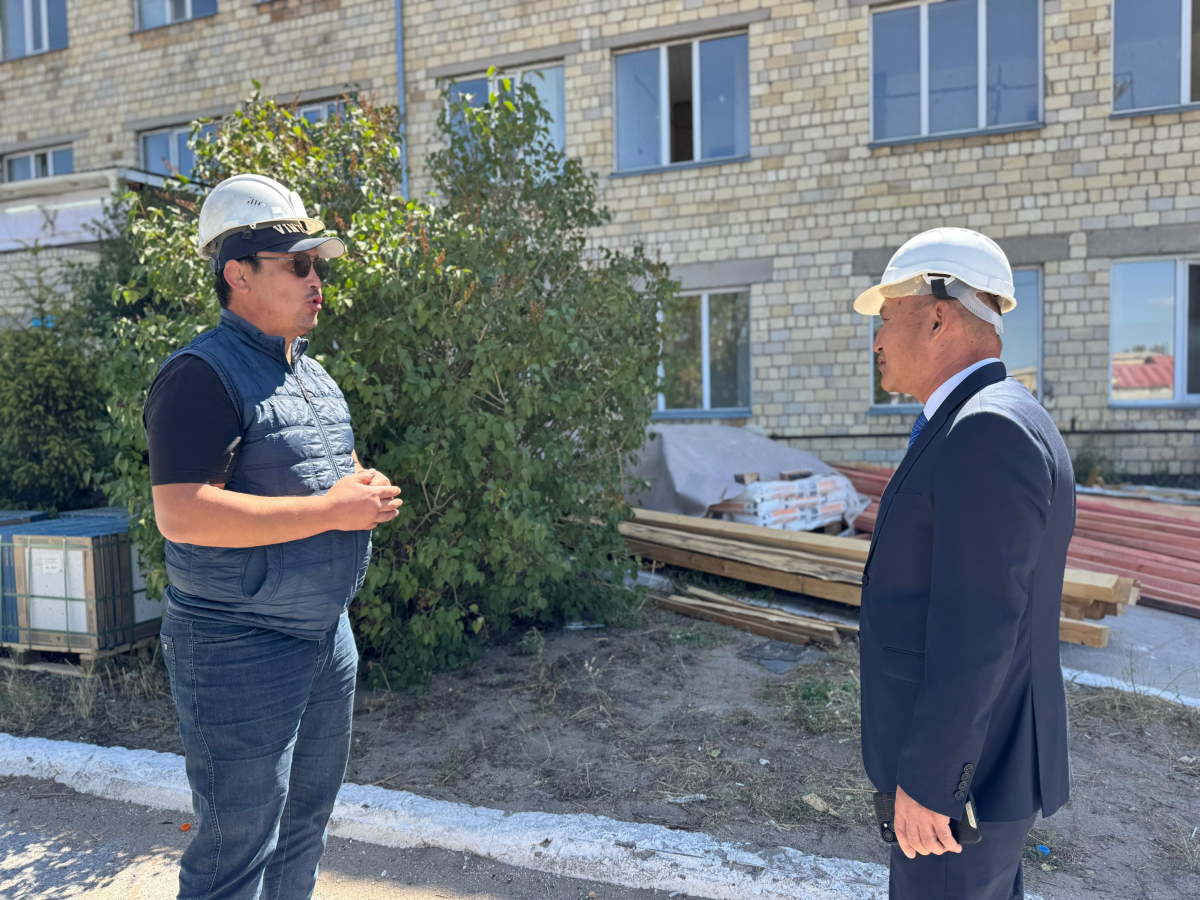 ЖАҢААРҚАДА КӨПБЕЙІНДІ ОРТАЛЫҚ АУРУХАНАҒА КҮРДЕЛІ ЖӨНДЕУ ЖҰМЫСТАРЫ ЖАСАЛУДА