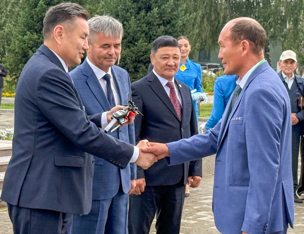 Шығыс Қазақстанда ветеринарлық қызмет мамандарына жаңа қызметтік автокөліктер табысталды