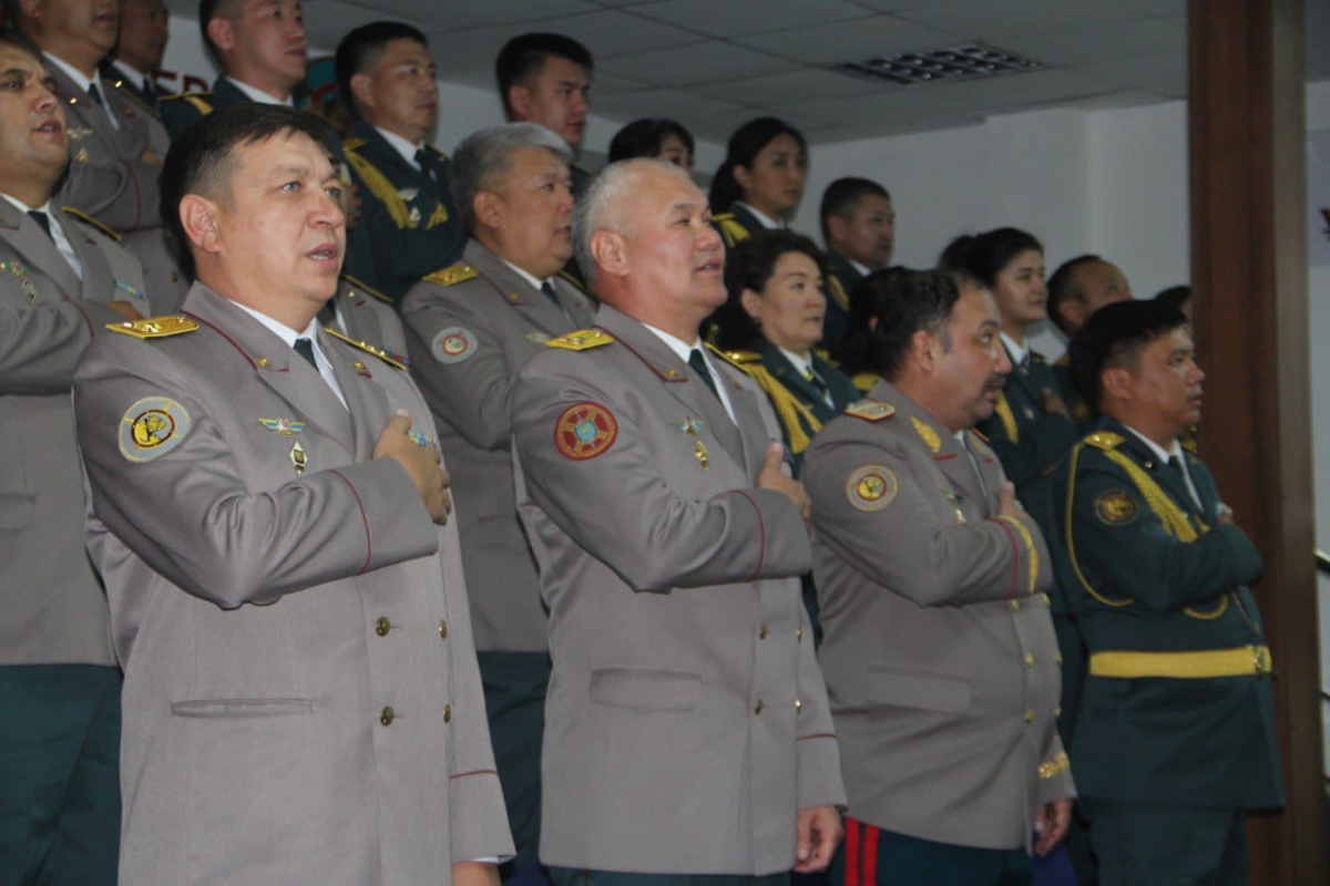 В Усть-Каменогорске военнослужащие Национальной гвардии отметили День Конституции