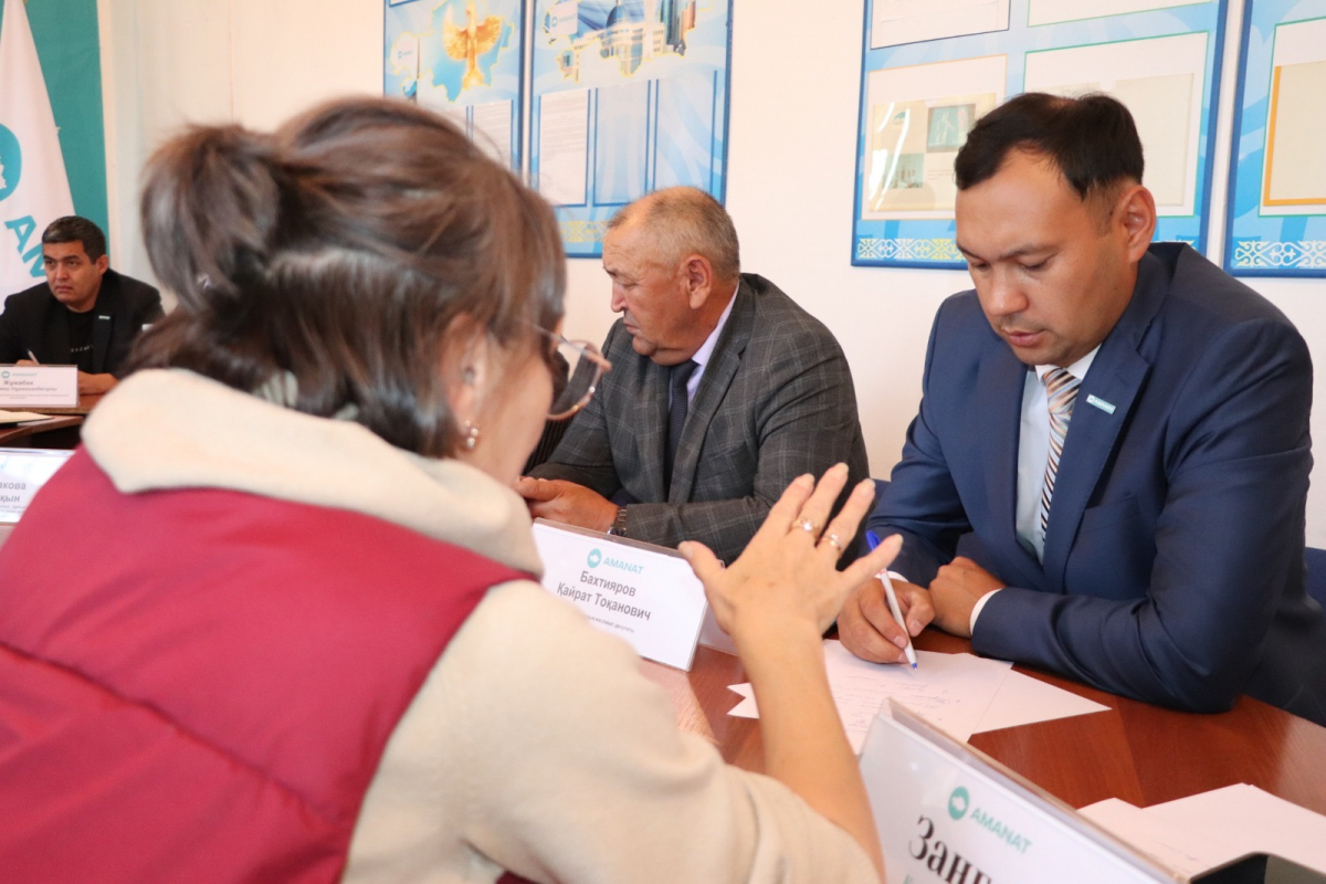 Партия «AMANAT» выслушала вопросы жителей приграничного района