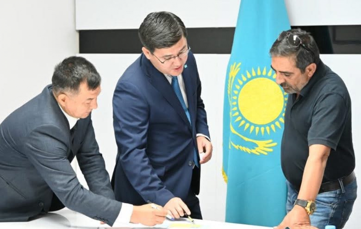 ТҮРКІСТАН ОБЛЫСЫ: ЖЕТІСАЙДА КӨКӨНІС ҚОЙМАСЫ САЛЫНАДЫ