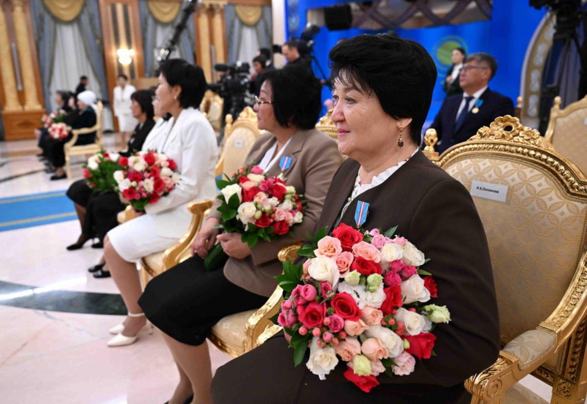 Касым-Жомарт Токаев подчеркнул, что работа учителя под силу только по-настоящему грамотным, талантливым и квалифицированным специалистам