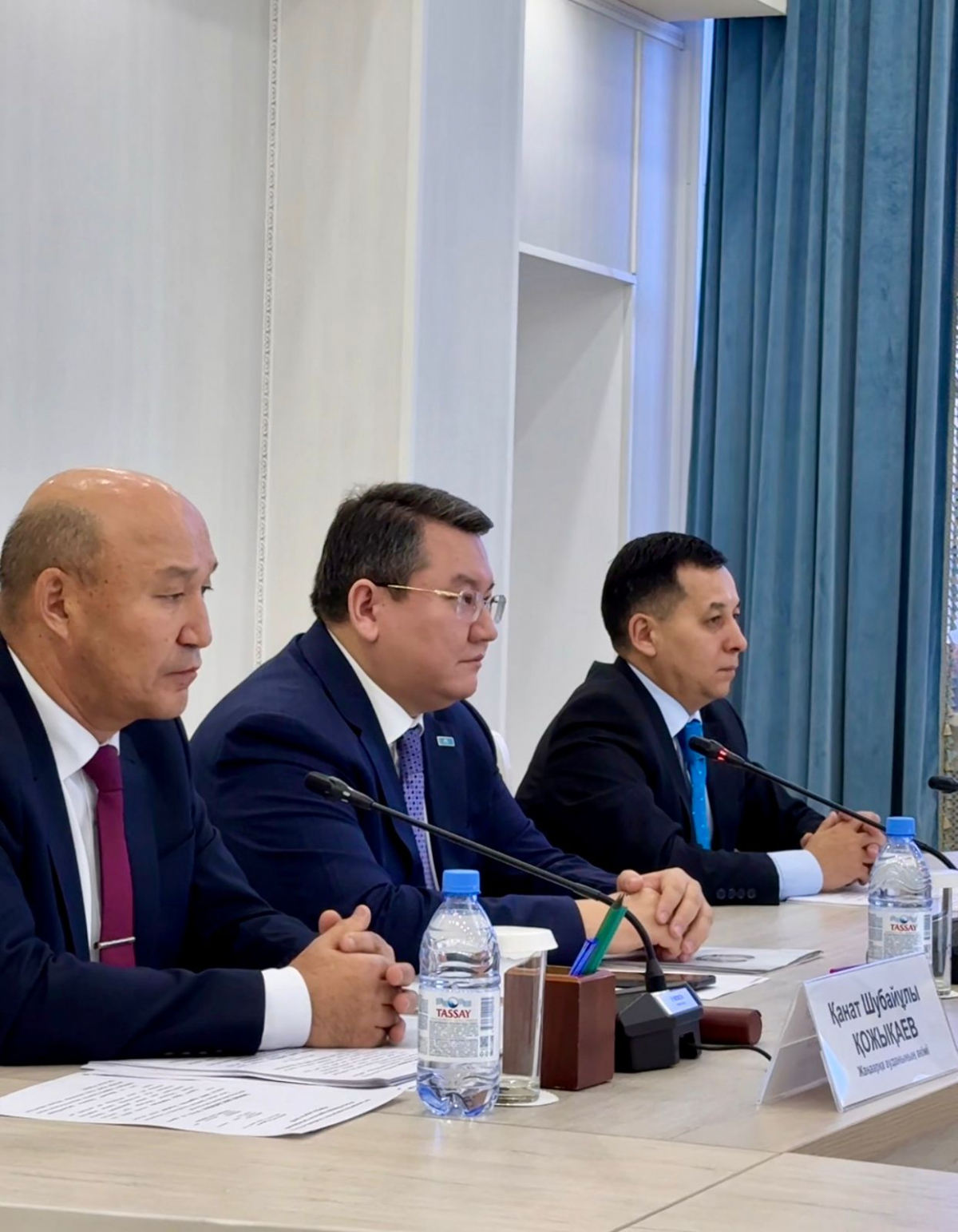 ЖАҢААРҚА АУДАНЫНДА ПРЕЗИДЕНТ КЕҢЕСШІСІ МӘЛІК ОТАРБАЕВТЫҢ ҚАТЫСУЫМЕН ЖИЫН ӨТТІ