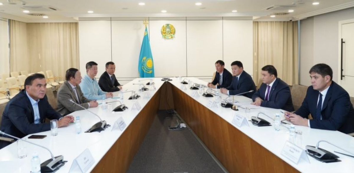 ТҮРКІСТАН ОБЛЫСЫ: МҰЗДАТҰЫШ ШЫҒАРАТЫН ЗАУЫТ АШУ БОЙЫНША КЕЛІССӨЗ ЖҮРГІЗІЛДІ