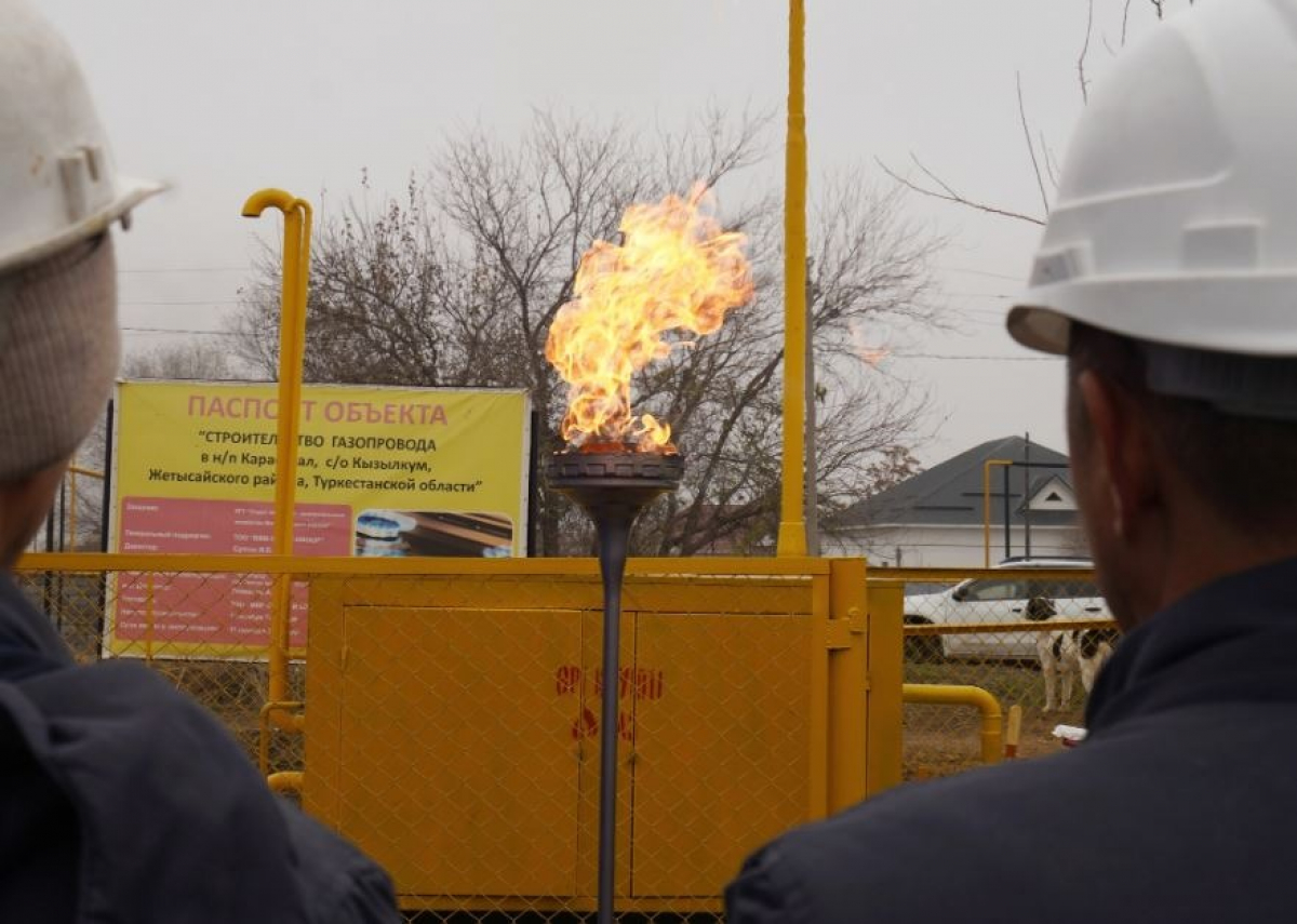 ТҮРКІСТАН ОБЛЫСЫ: ХАЛЫҚТЫ САПАЛЫ ИНФРАҚҰРЫЛЫММЕН ҚАМТУ ЖҰМЫСЫ ҚАРҚЫНДЫ ЖҮРІП ЖАТЫР