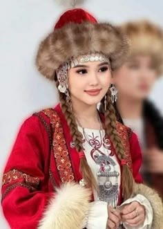 ҰЛТТЫҚ КИІМ – ҰЛТТЫҢ АЙНАСЫ